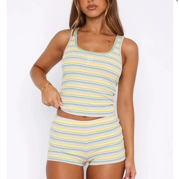 White Fox Boutique Escape Mode Shorts Set - Picture 1 of 6